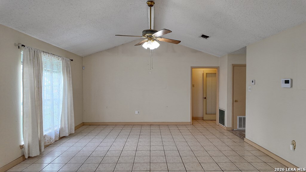1563 Paseo Encinal Dr