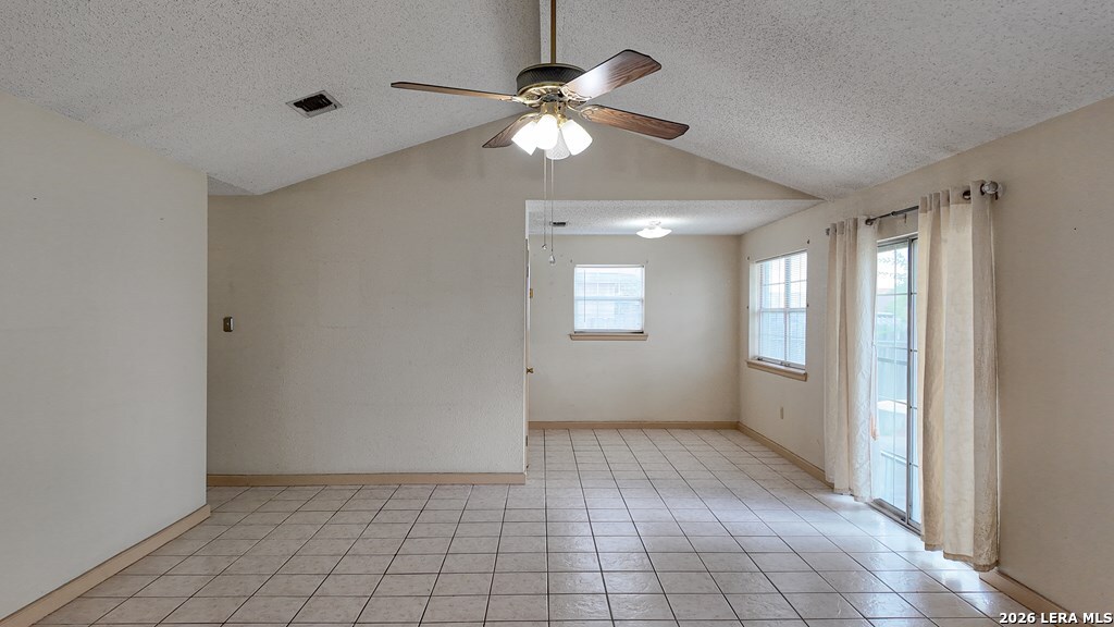 1563 Paseo Encinal Dr