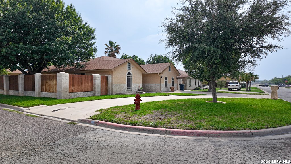 2218 Royal Park Dr