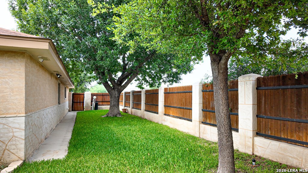 2218 Royal Park Dr