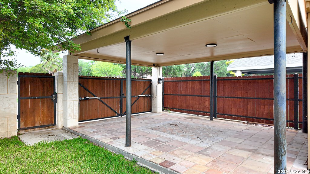 2218 Royal Park Dr