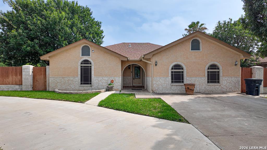 2218 Royal Park Dr