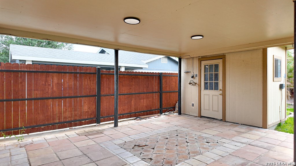 2218 Royal Park Dr