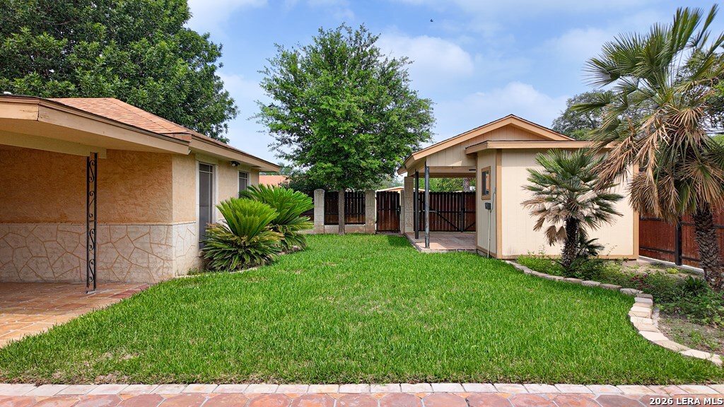 2218 Royal Park Dr
