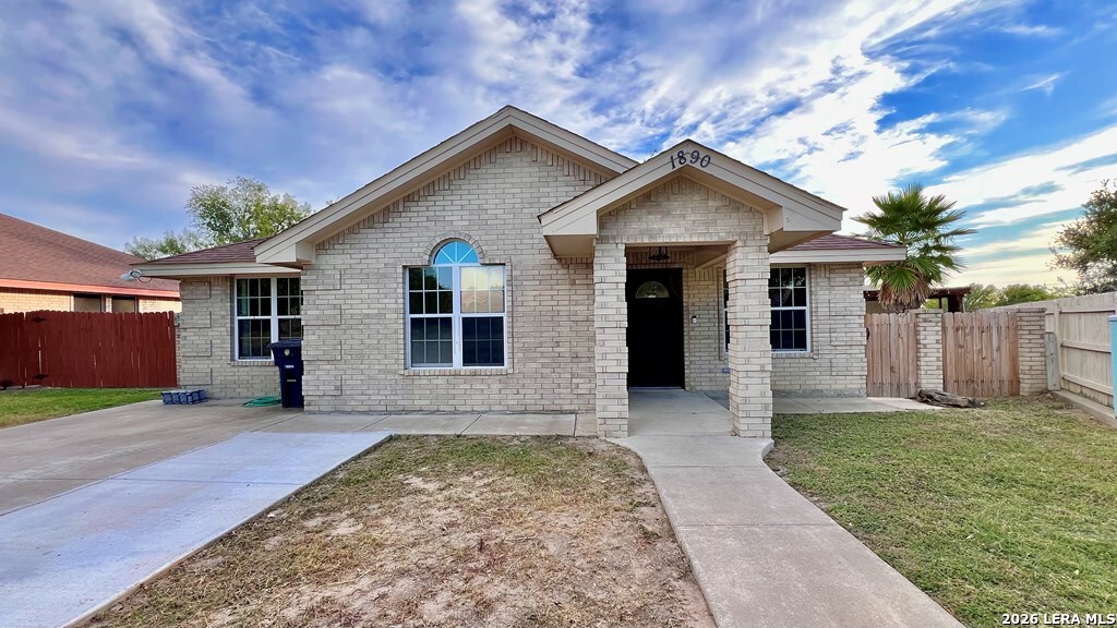 1890 Timberwood Dr