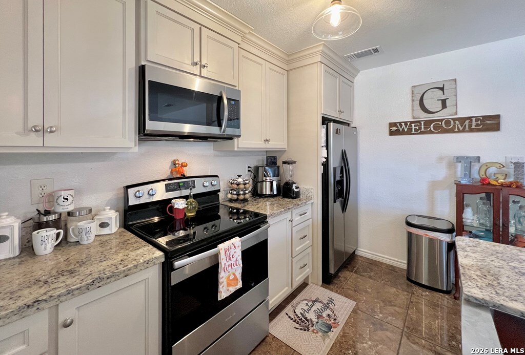 1609 Cristin Dr