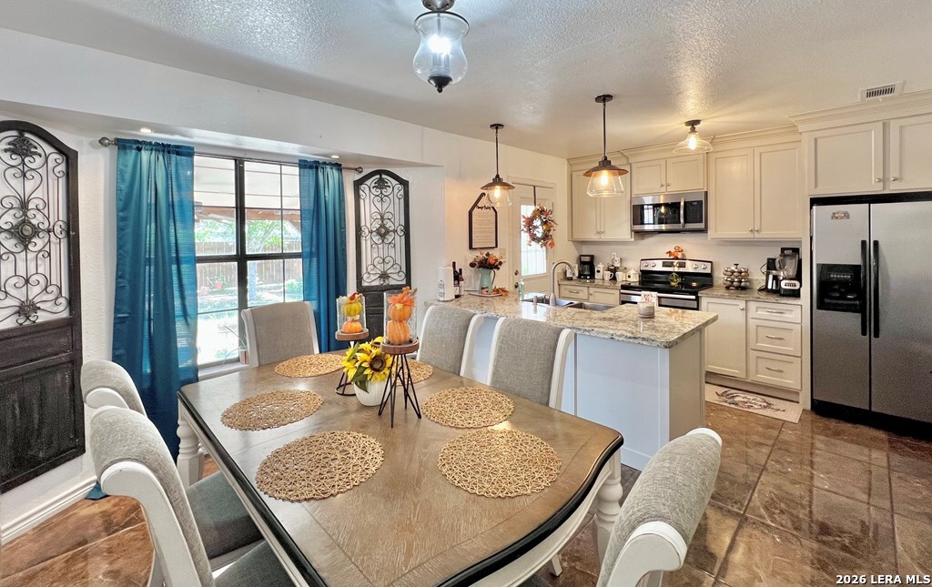 1609 Cristin Dr