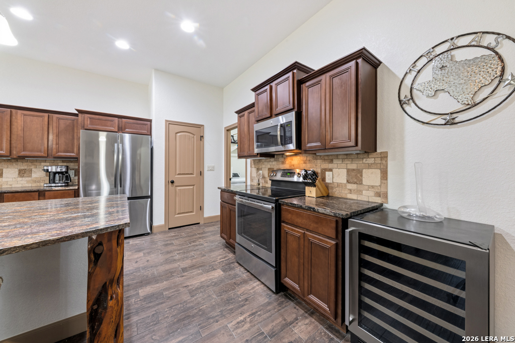 1184 Summit