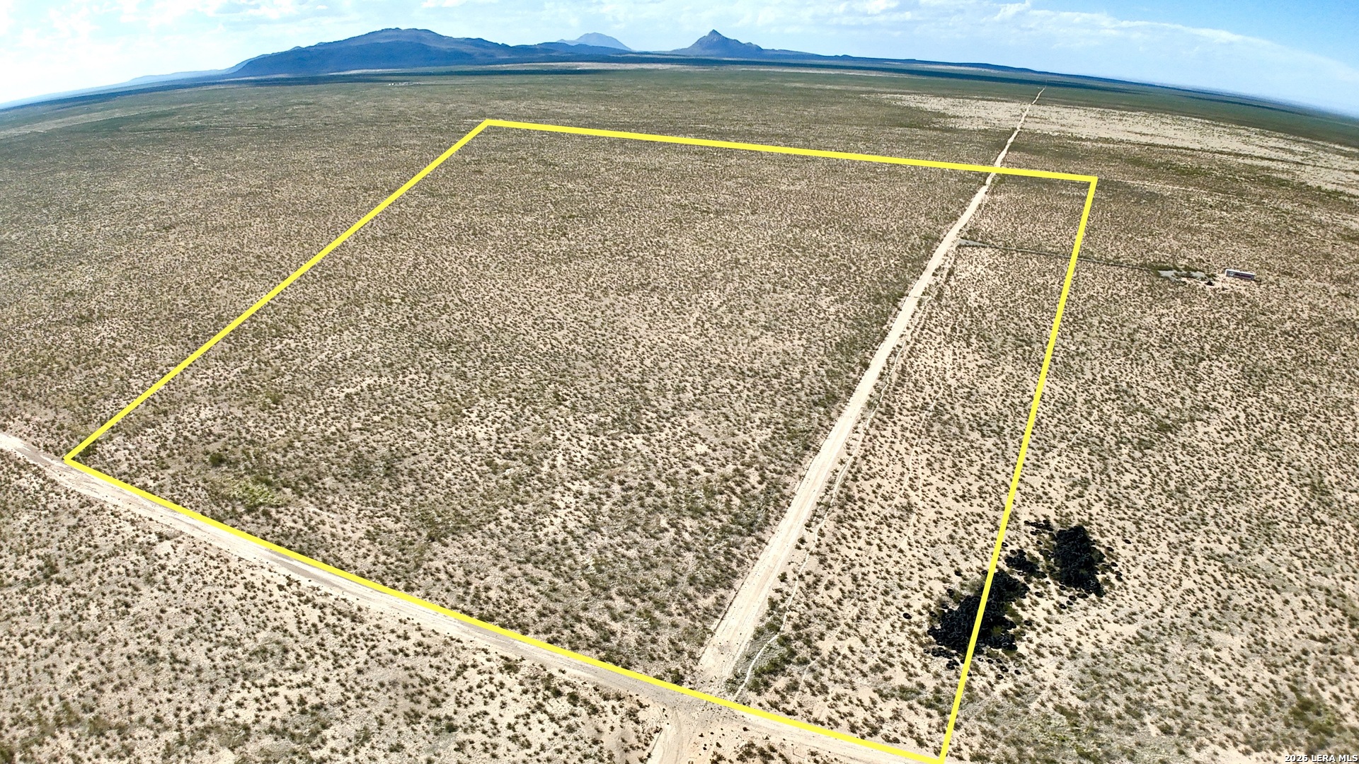 201 E ROADRUNNER RD