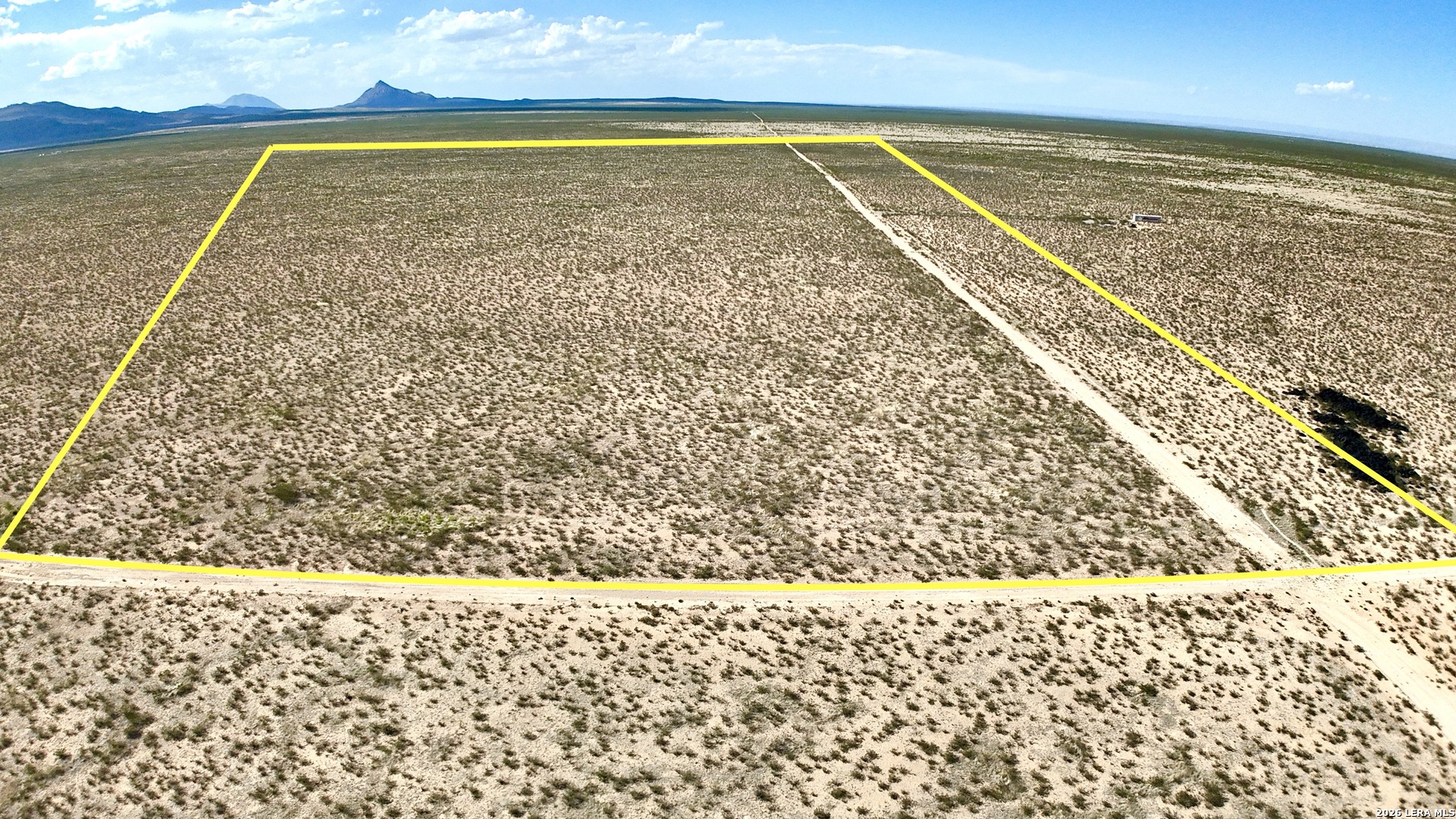 201 E ROADRUNNER RD