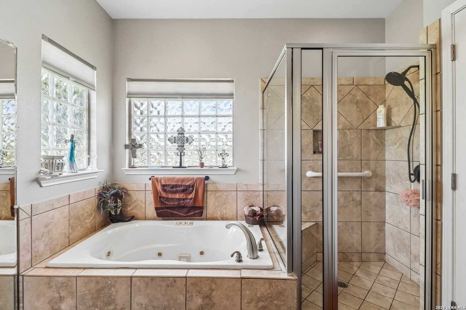 308 Wood View Cir