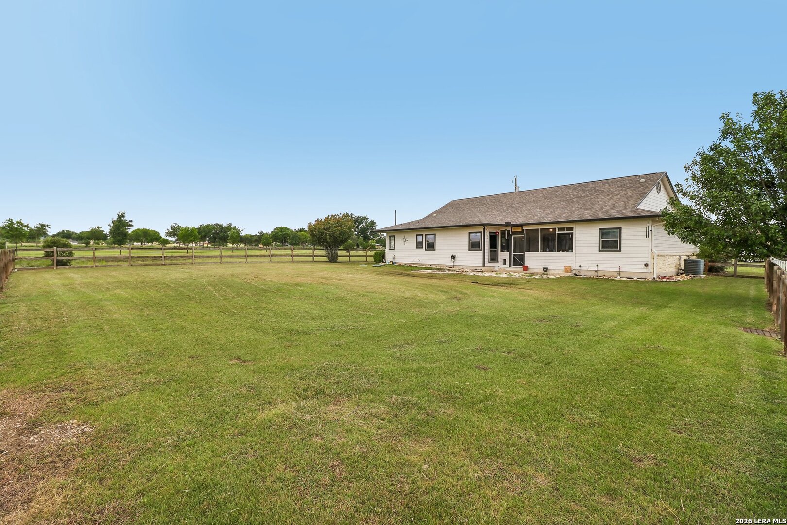 308 Wood View Cir