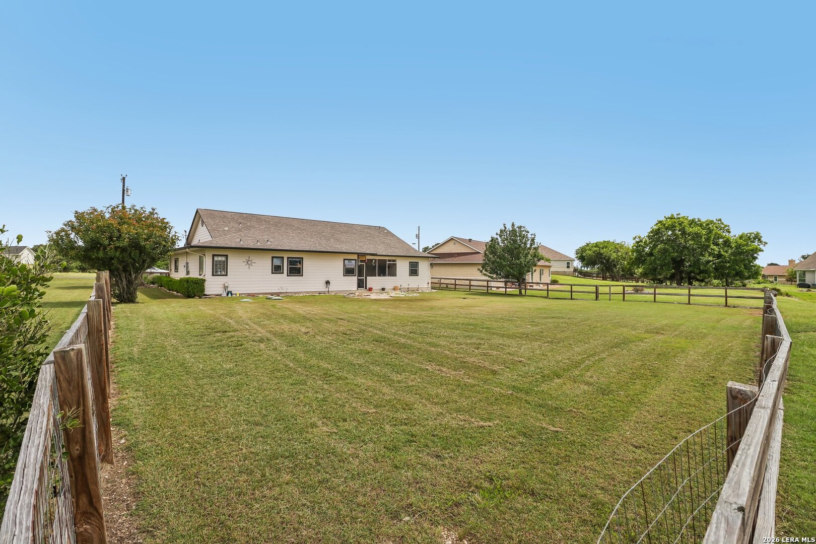 308 Wood View Cir
