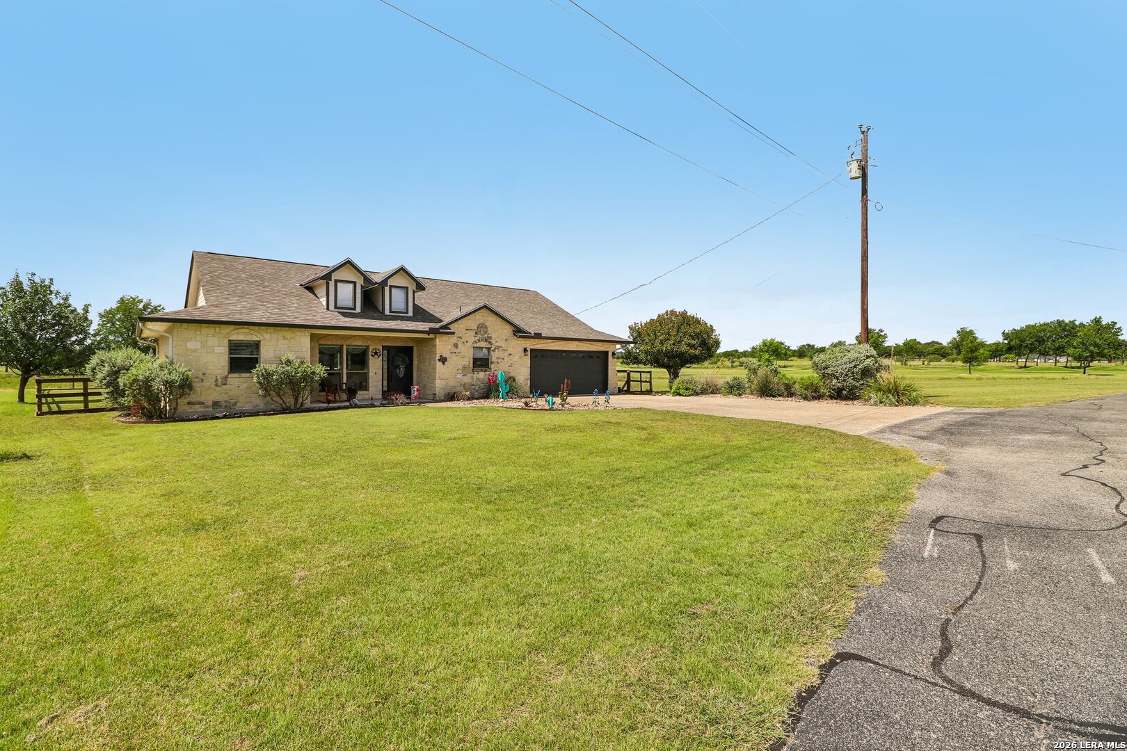 308 Wood View Cir