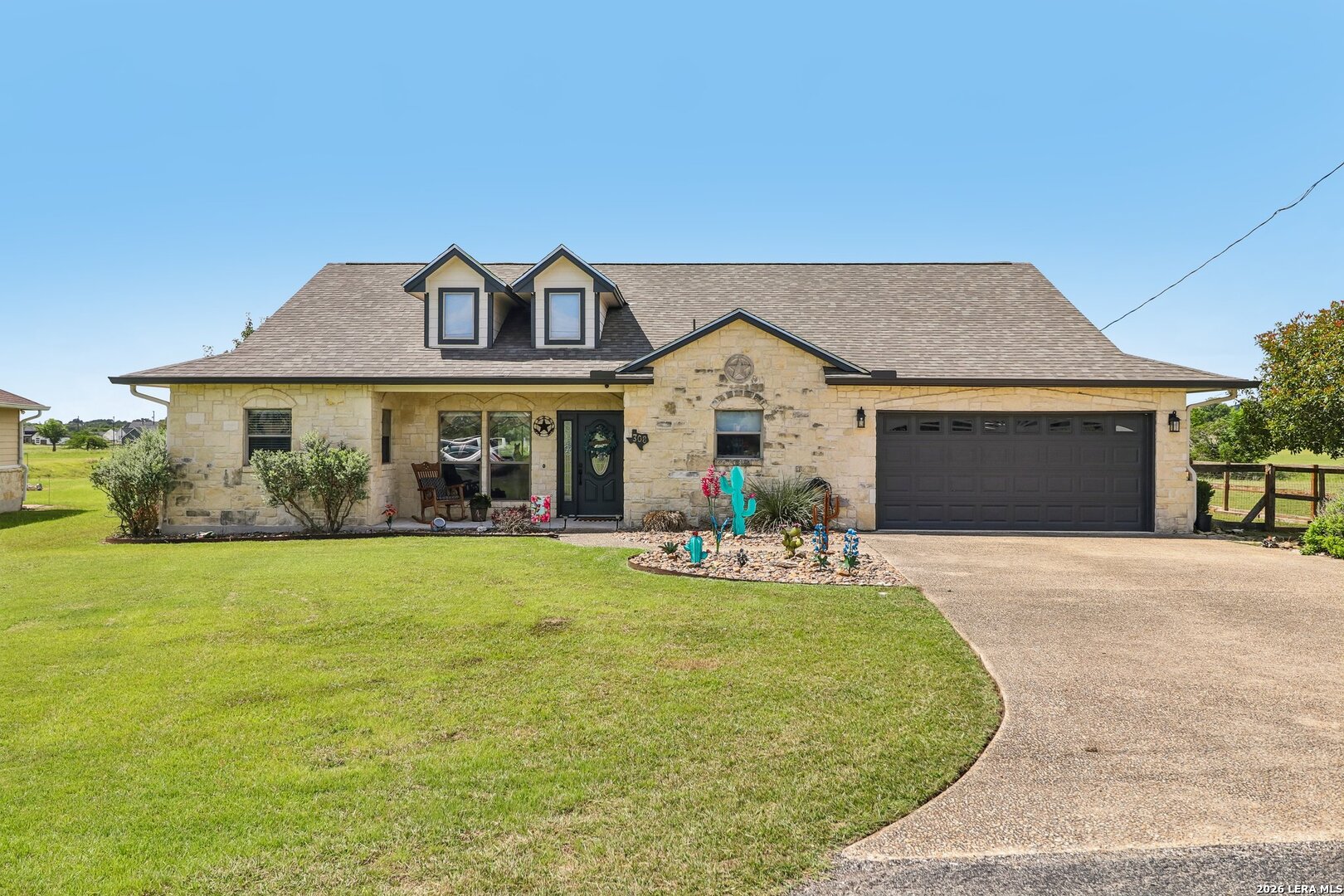 308 Wood View Cir