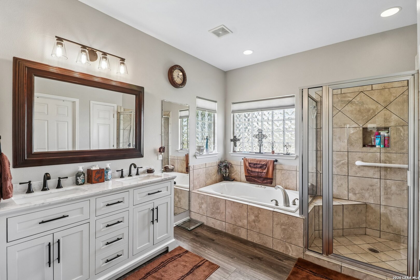 308 Wood View Cir