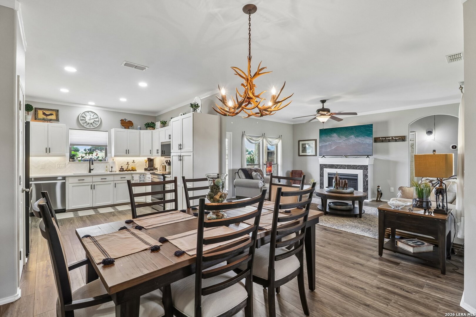 308 Wood View Cir