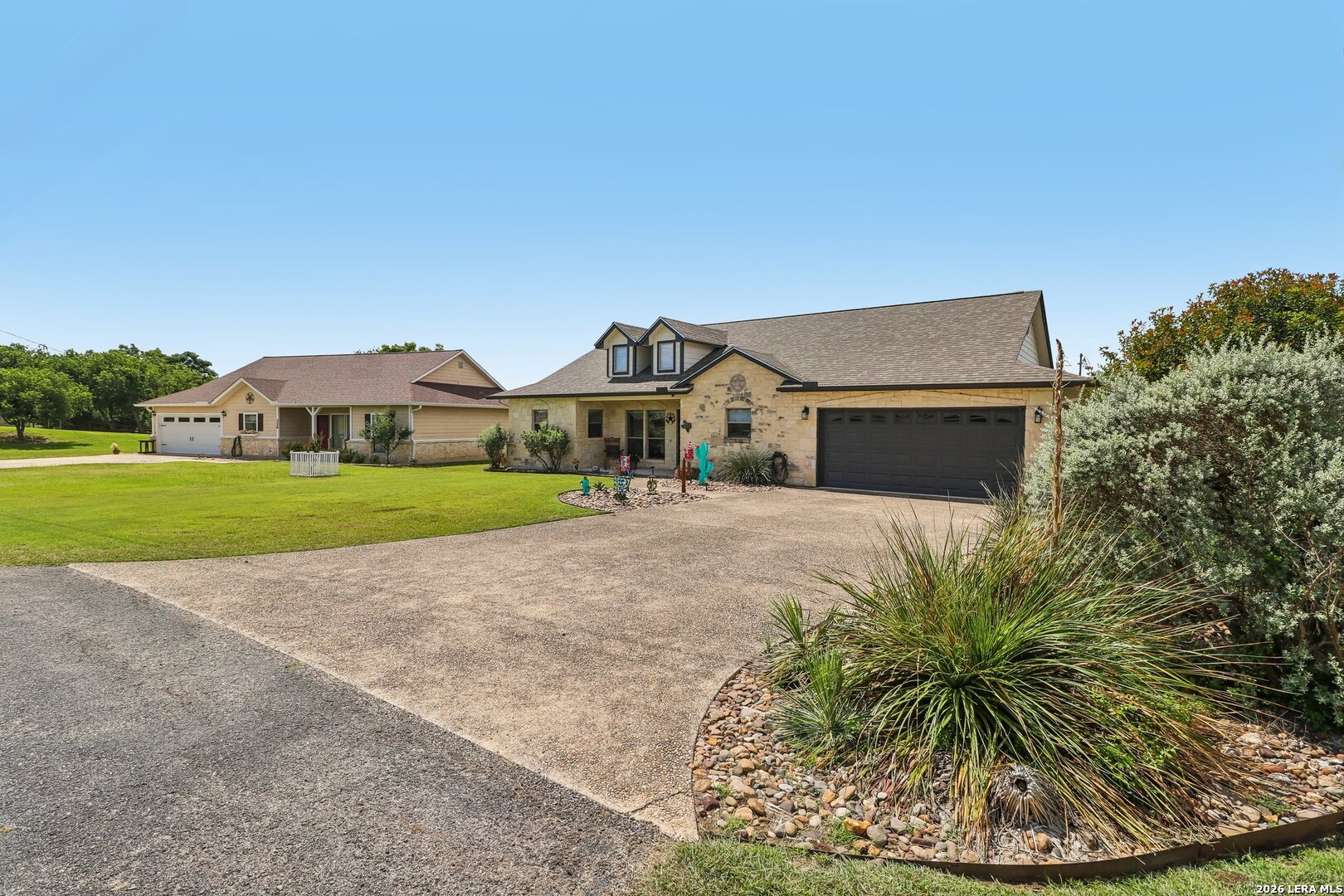 308 Wood View Cir