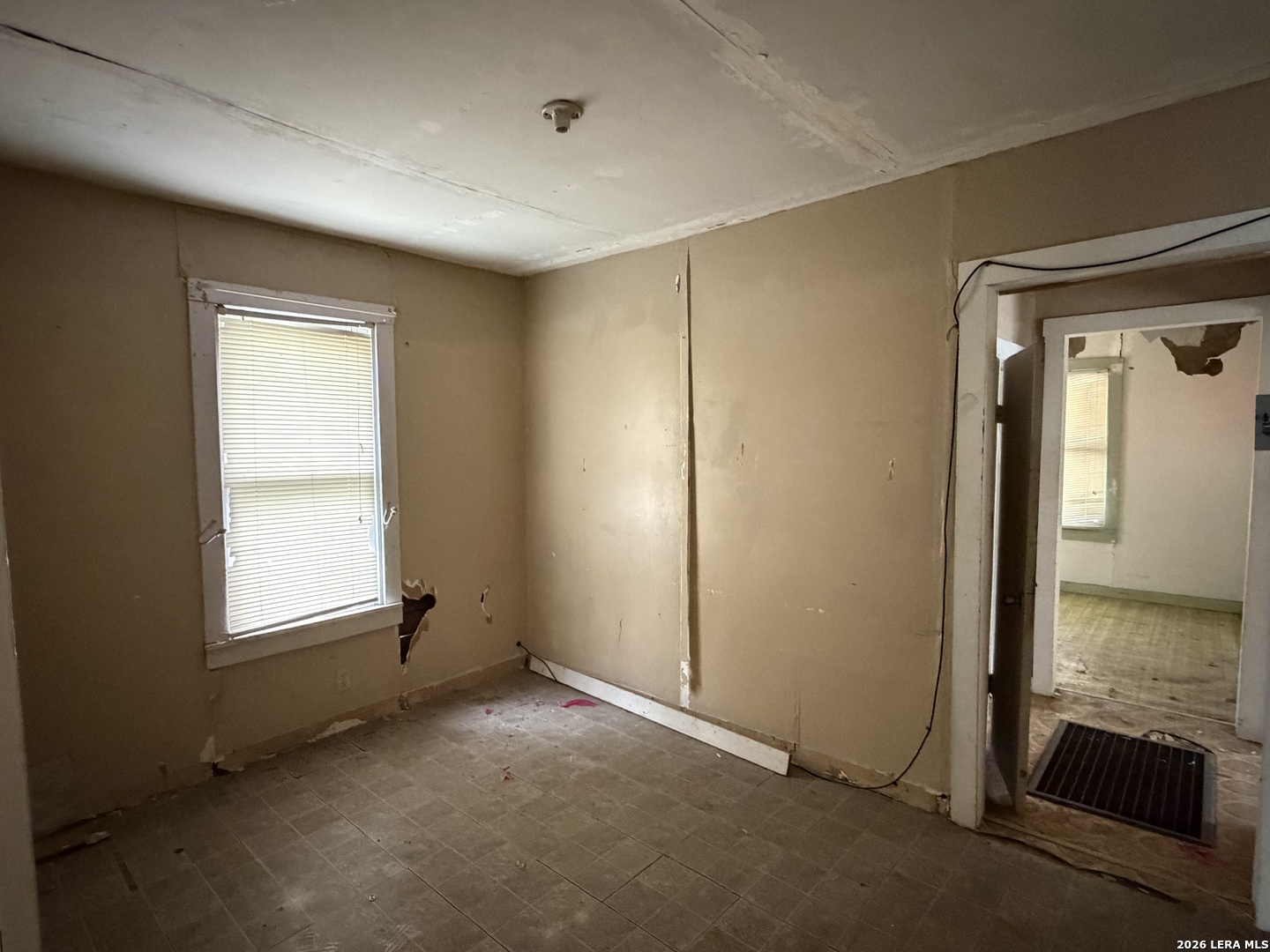 1805 PEREZ ST