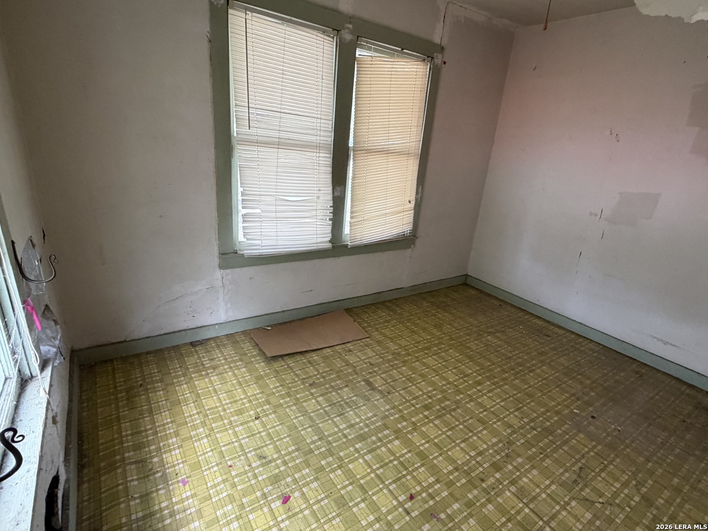 1805 PEREZ ST