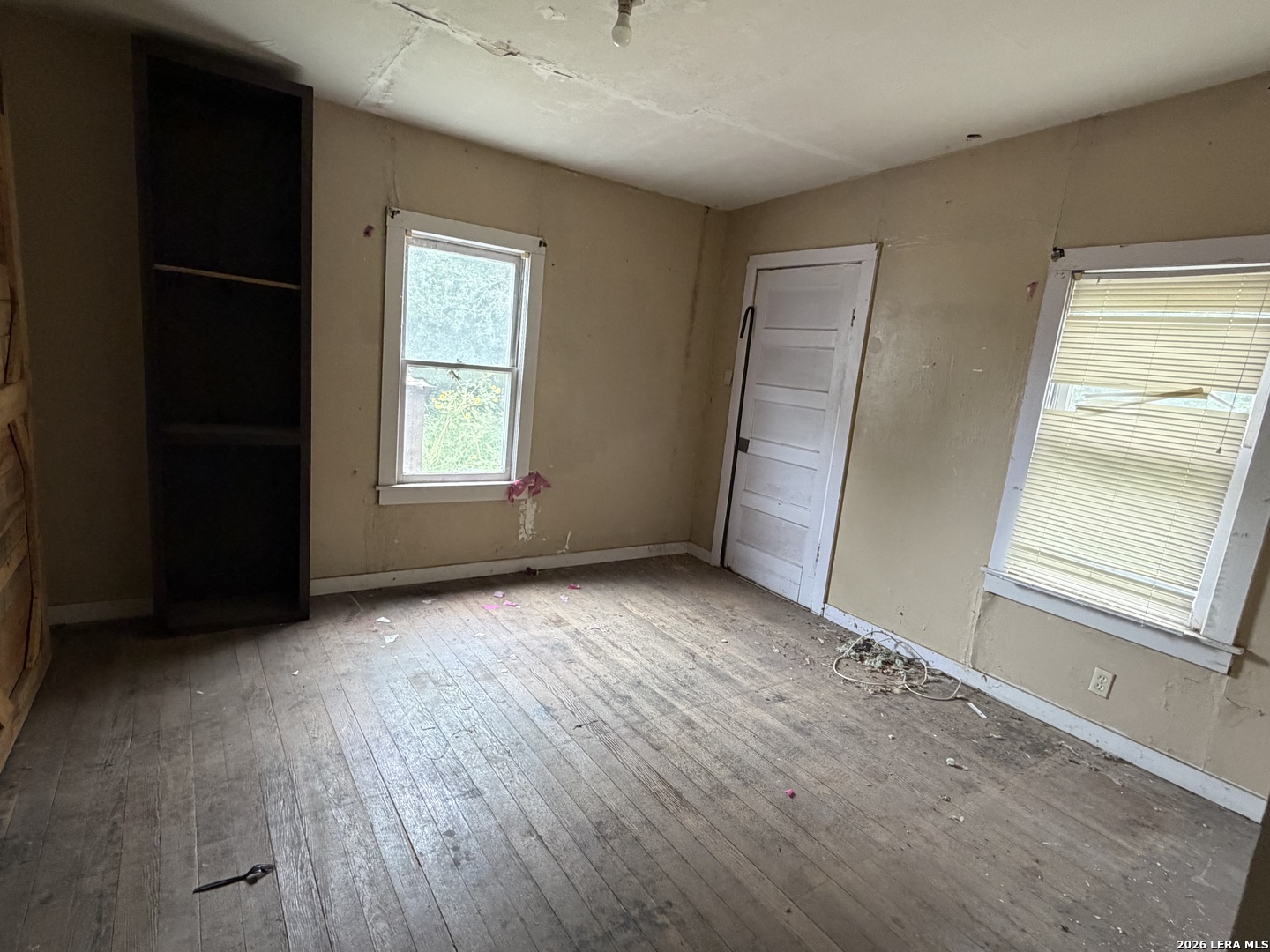 1805 PEREZ ST