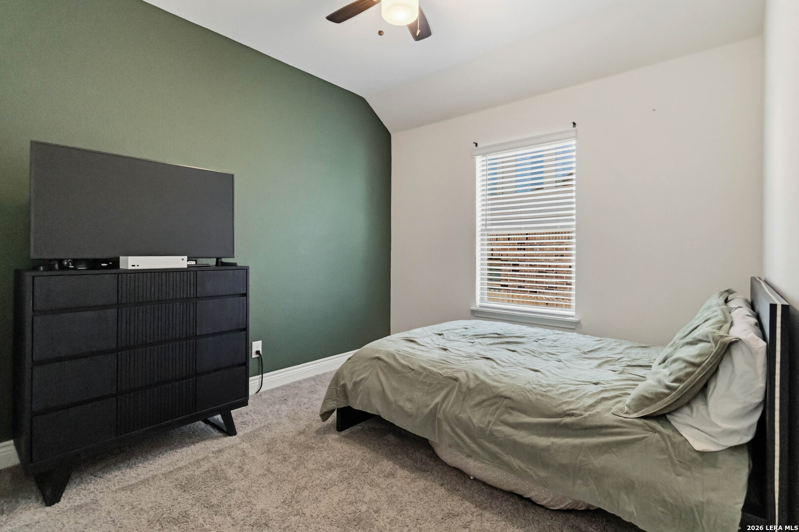 1172 Cadogan Squire
