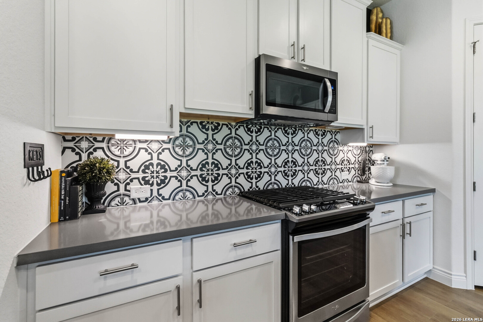 1172 Cadogan Squire
