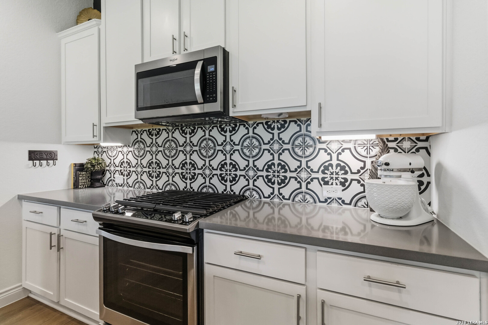 1172 Cadogan Squire