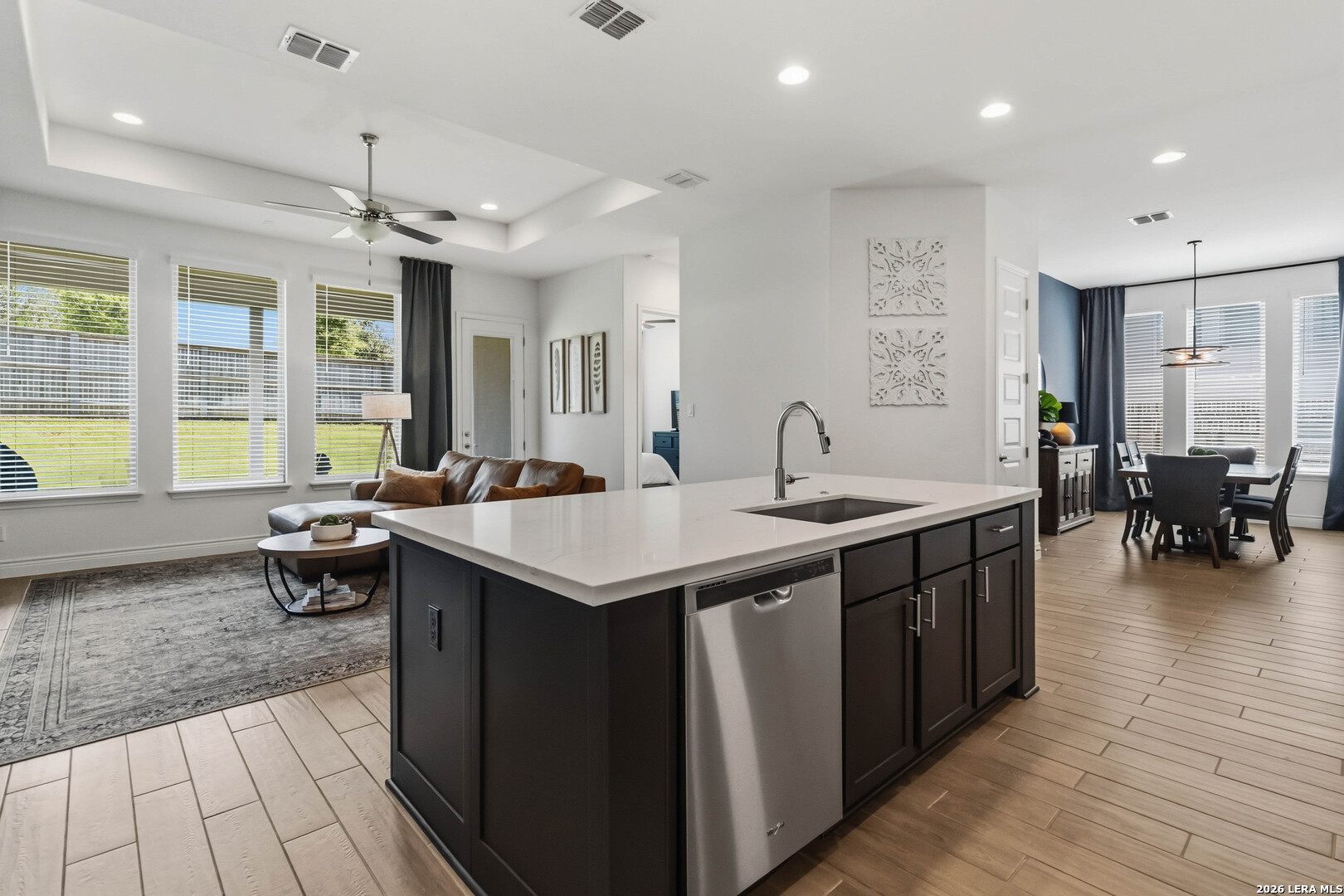1172 Cadogan Squire