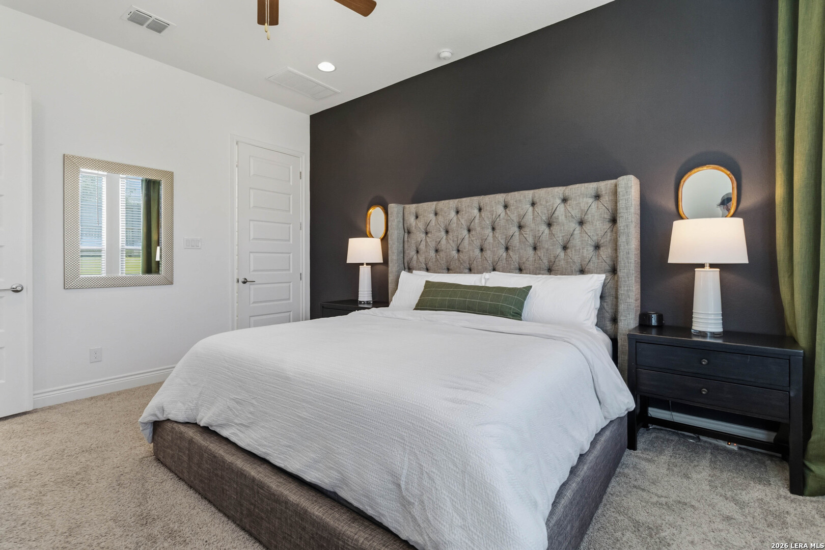 1172 Cadogan Squire