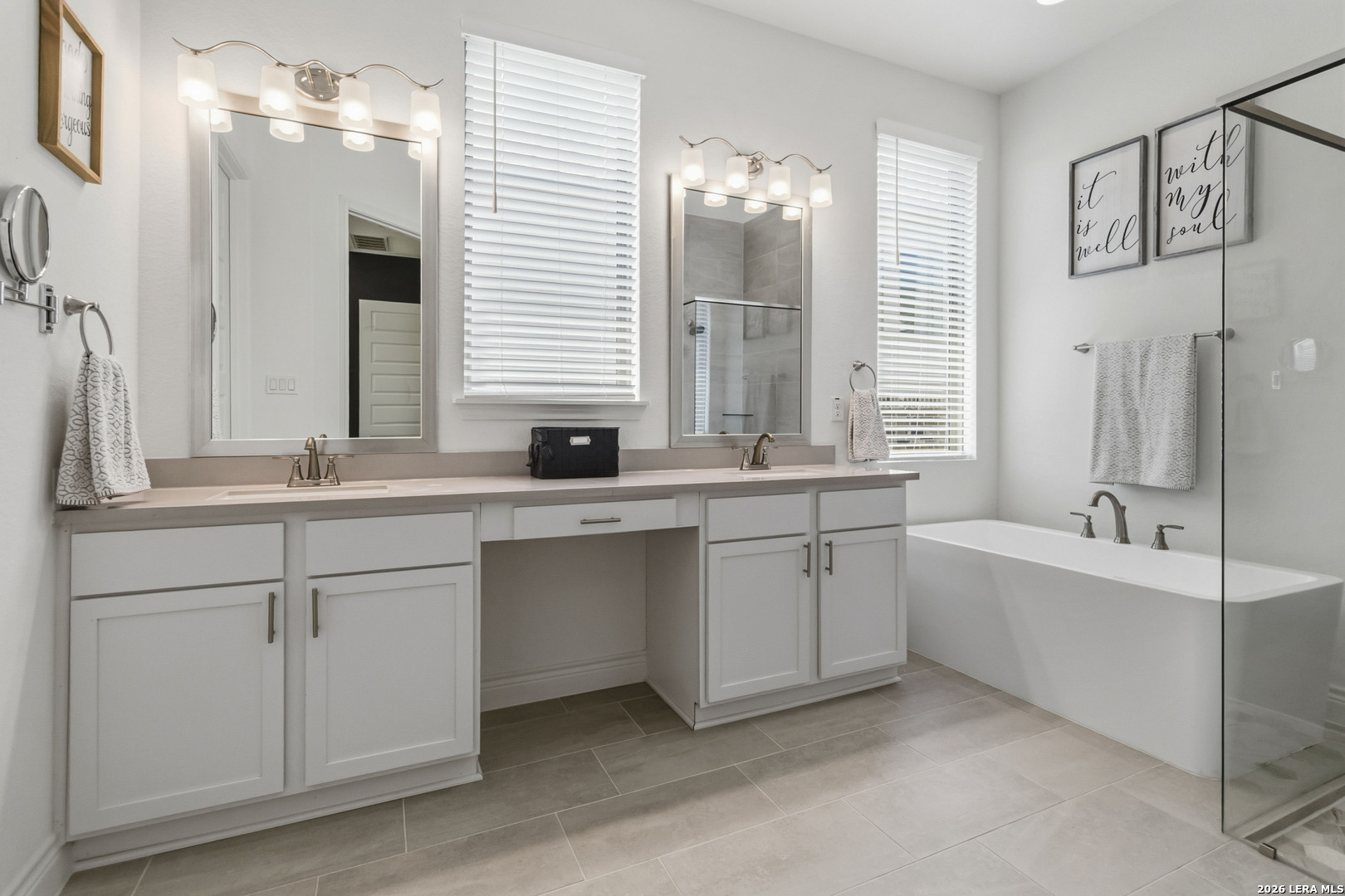 1172 Cadogan Squire