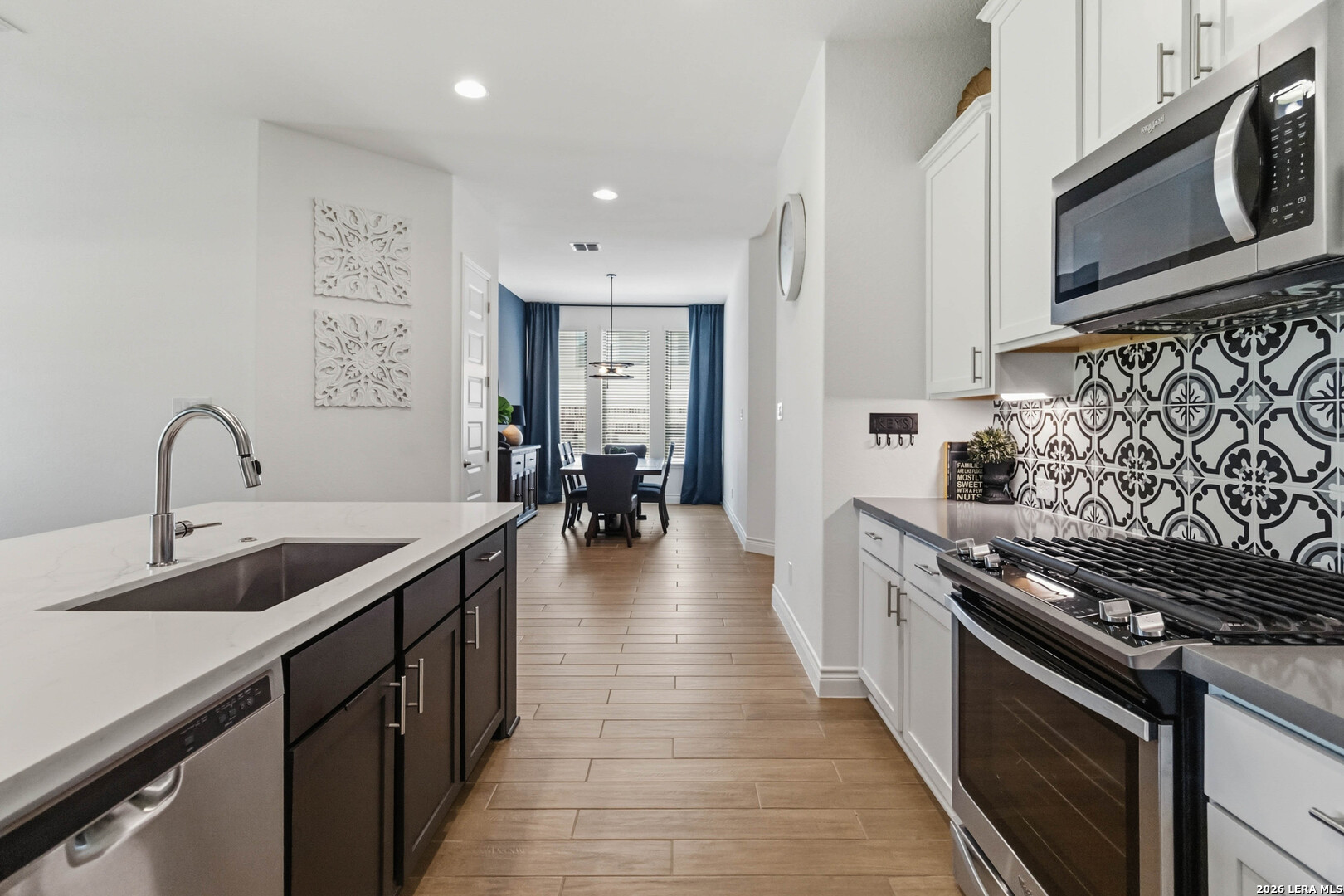 1172 Cadogan Squire