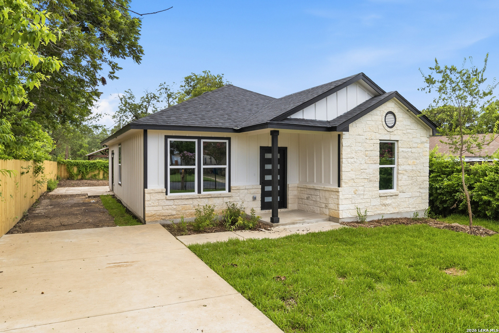 412 MONTICELLO CT