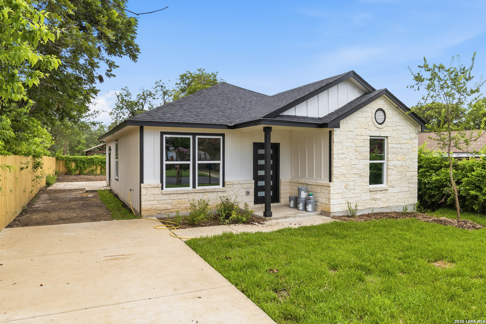 412 MONTICELLO CT