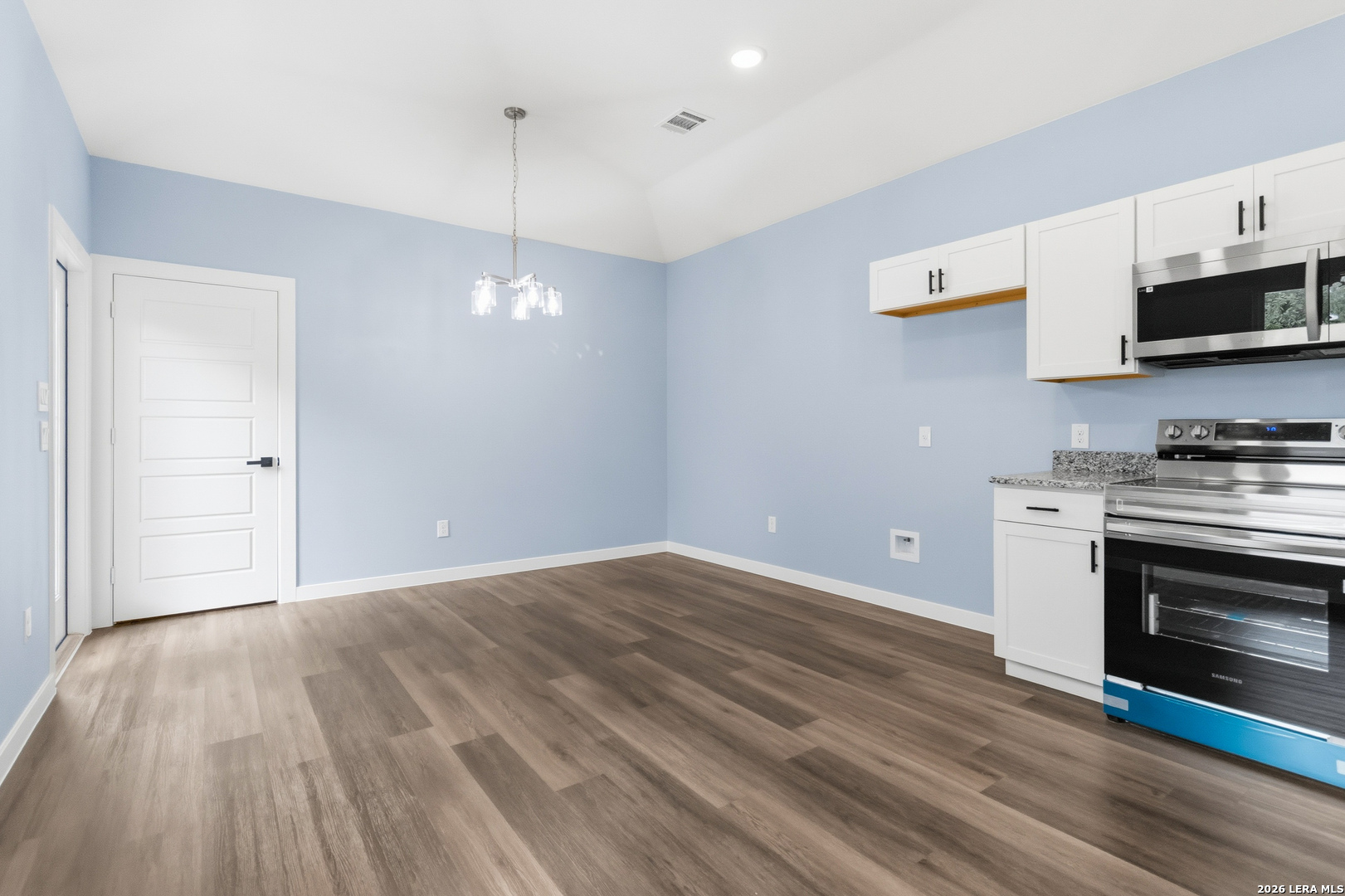 412 MONTICELLO CT