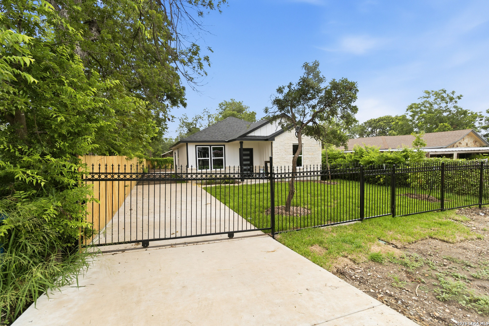 412 MONTICELLO CT