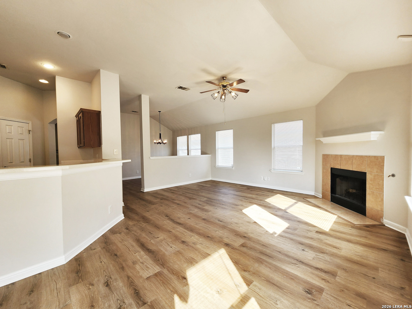 8422 Whitebrush