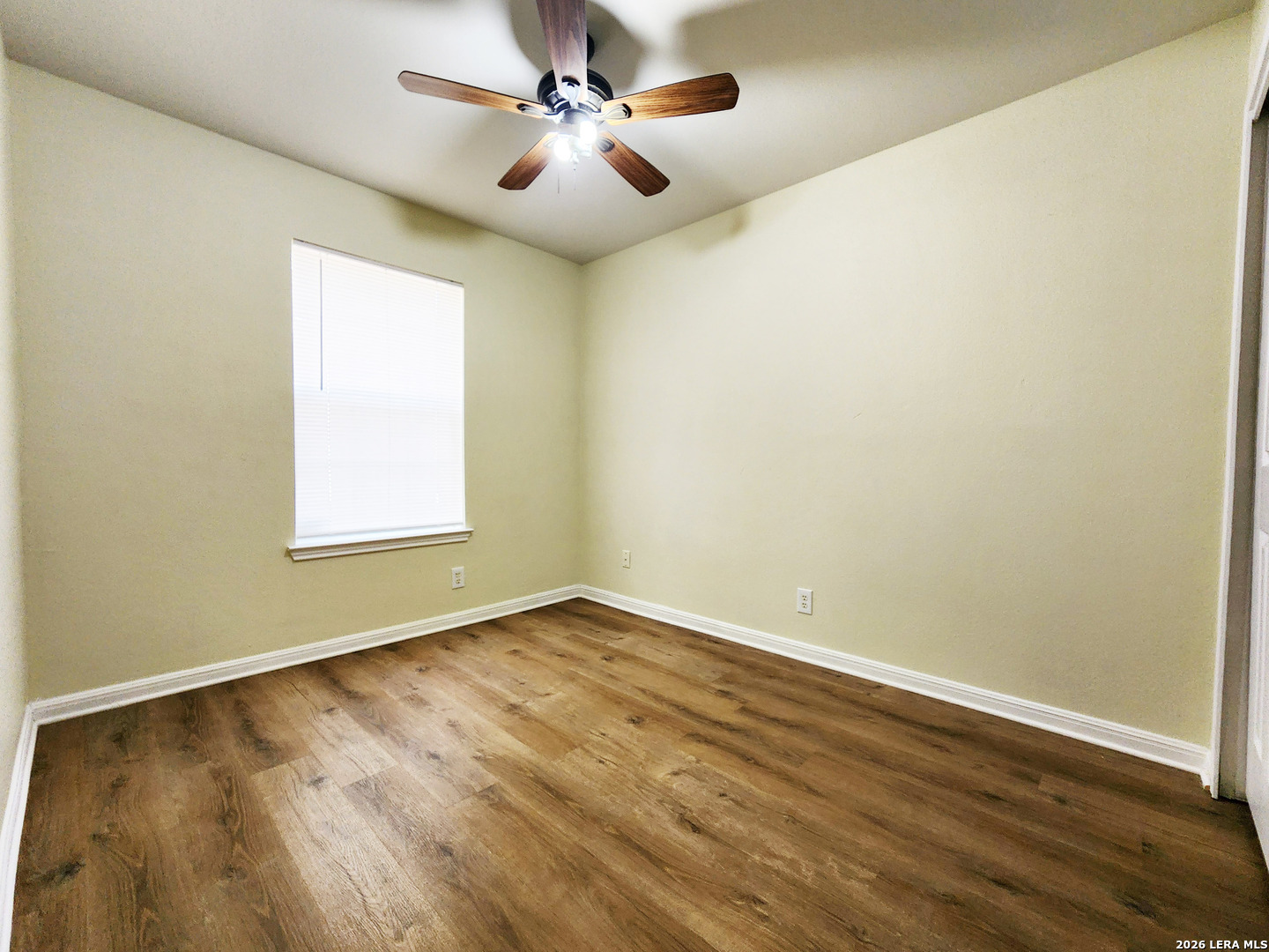 8422 Whitebrush