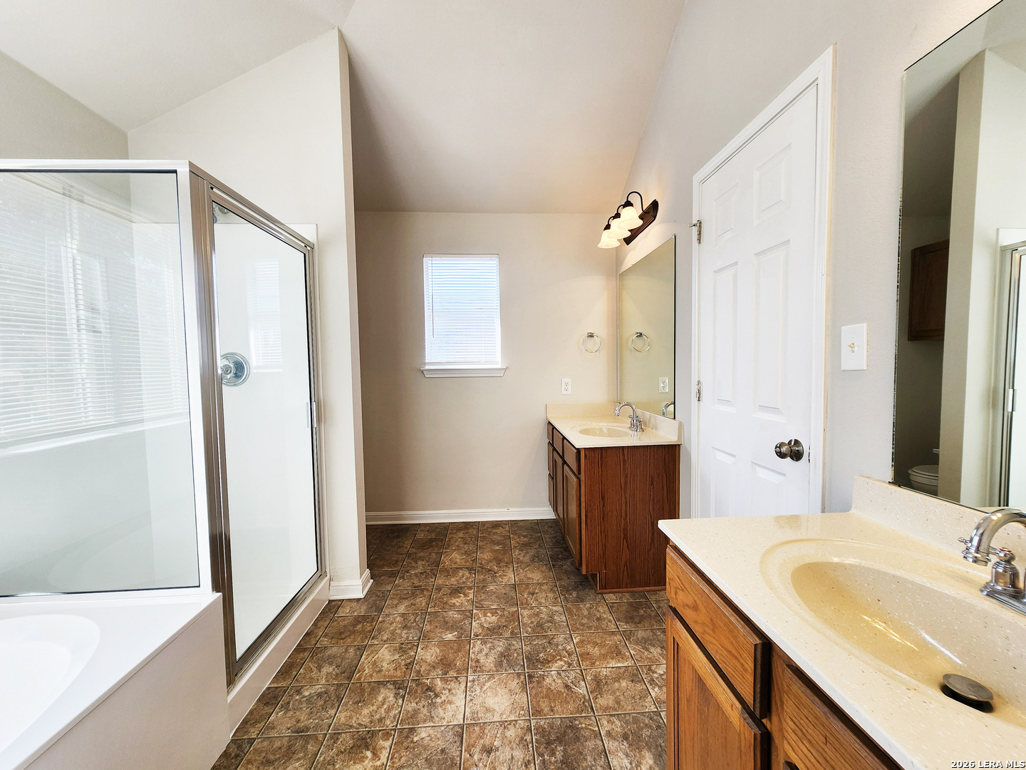 8422 Whitebrush