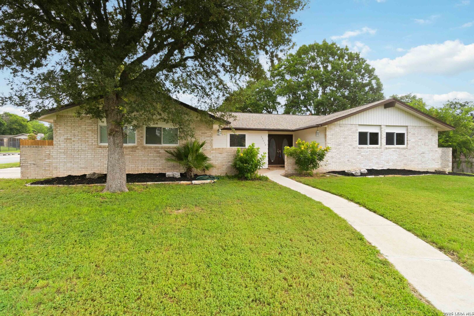 13638 Oak Breeze
