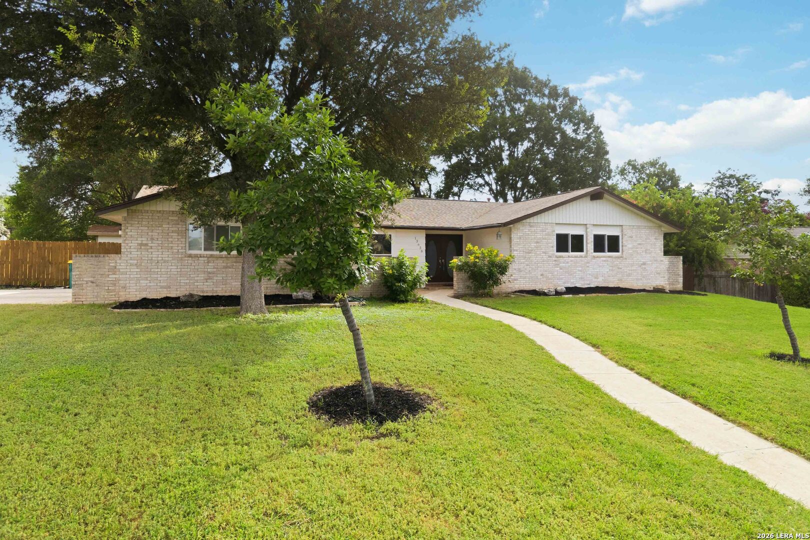 13638 Oak Breeze