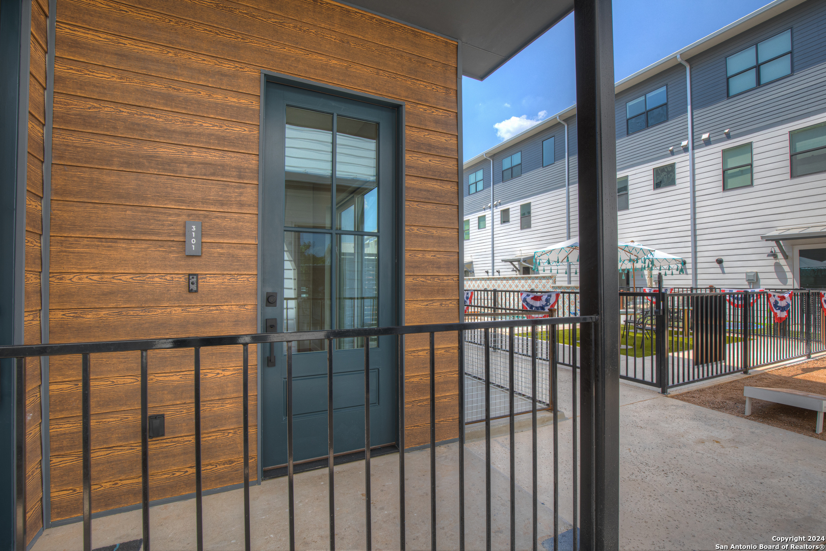 1208 N Academy Ave 3101