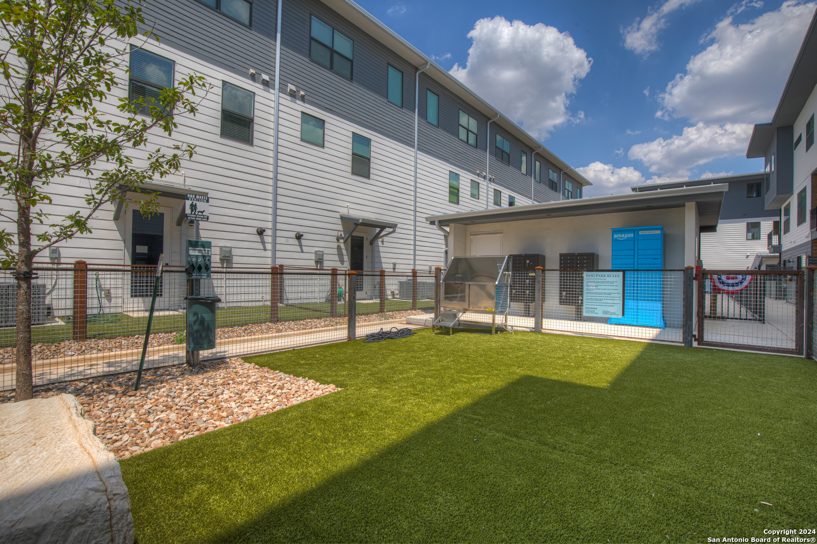 1208 N Academy Ave 3101