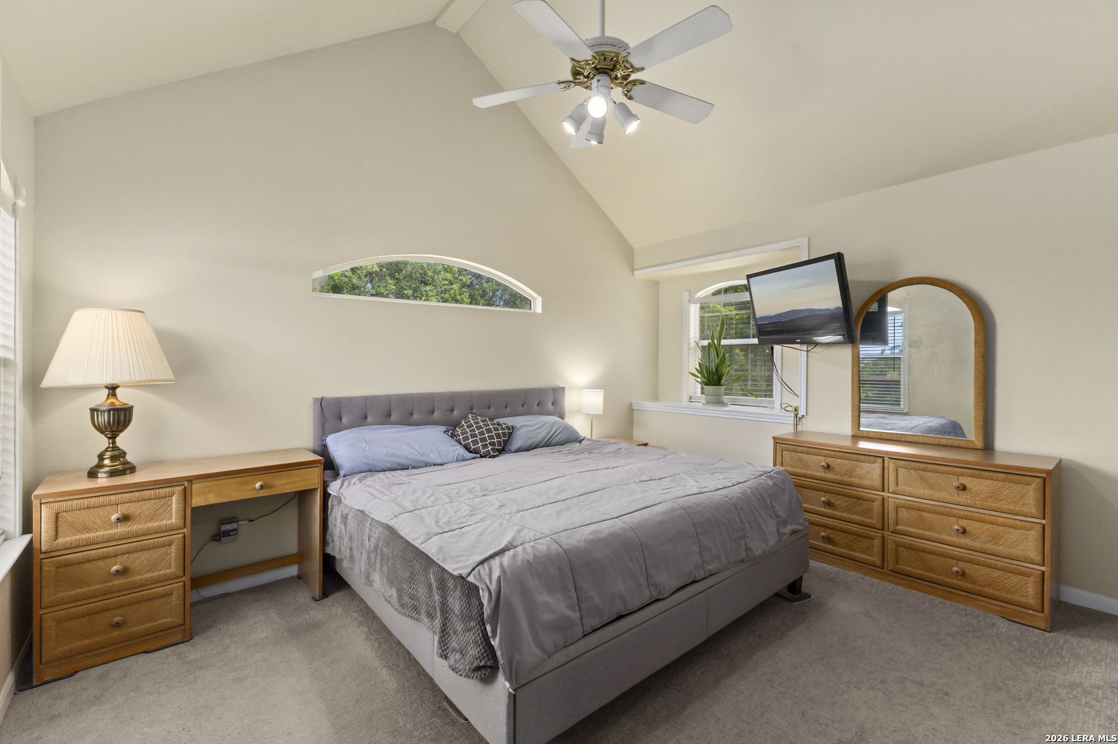 136 LAKERIDGE LOOP