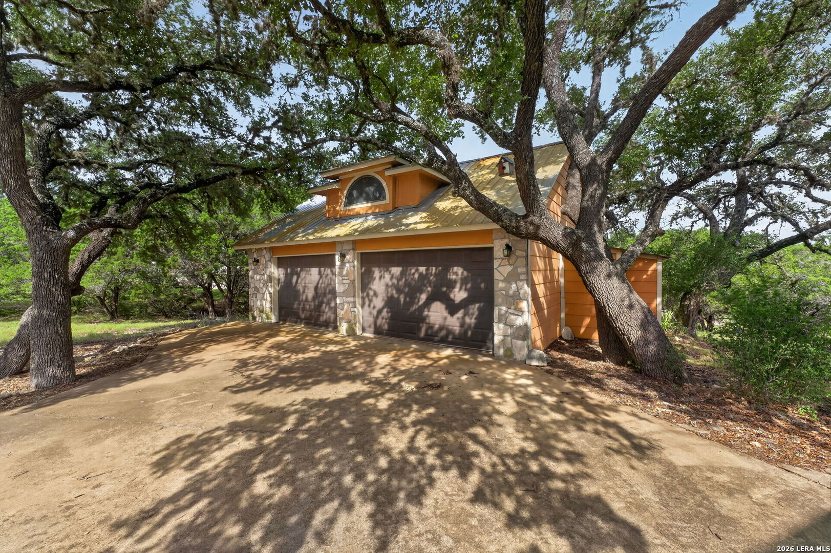 988 SUMMIT RD