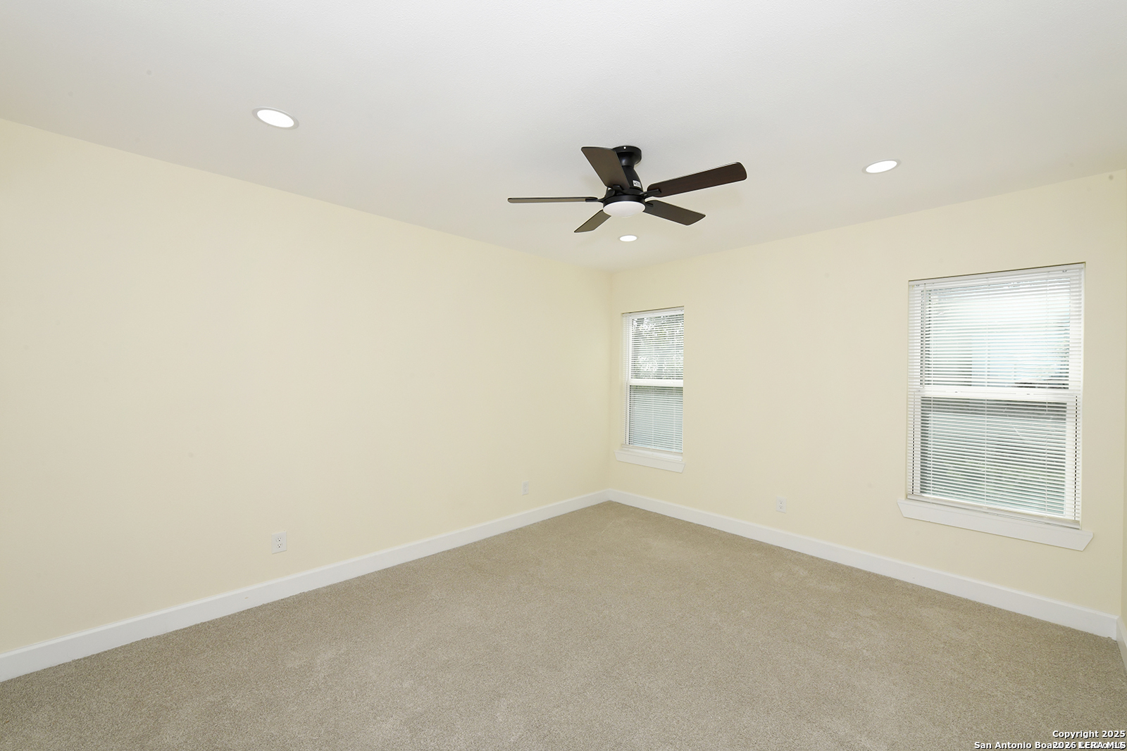 1326 W Lynwood