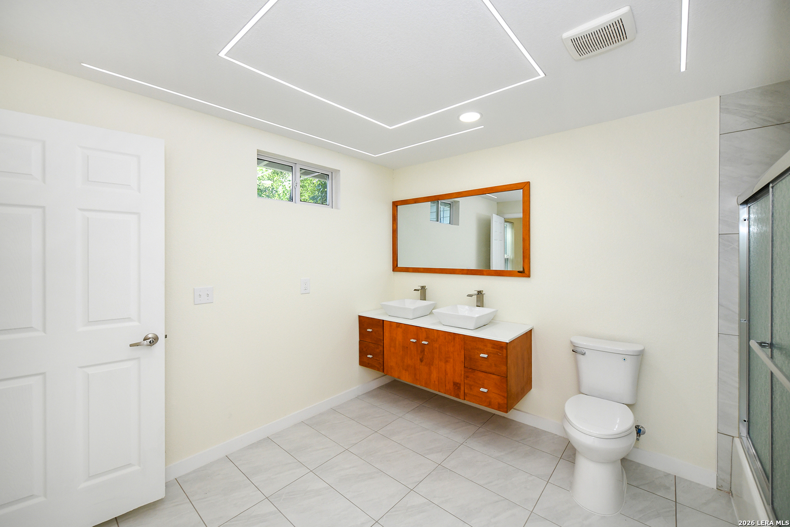 1326 W Lynwood