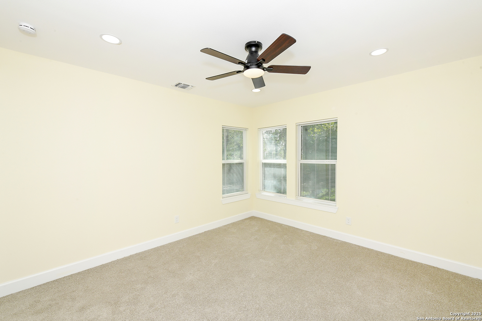 1326 W Lynwood