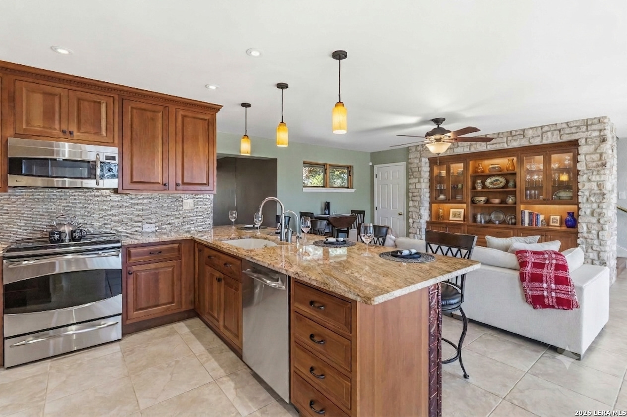 318 Remington Dr