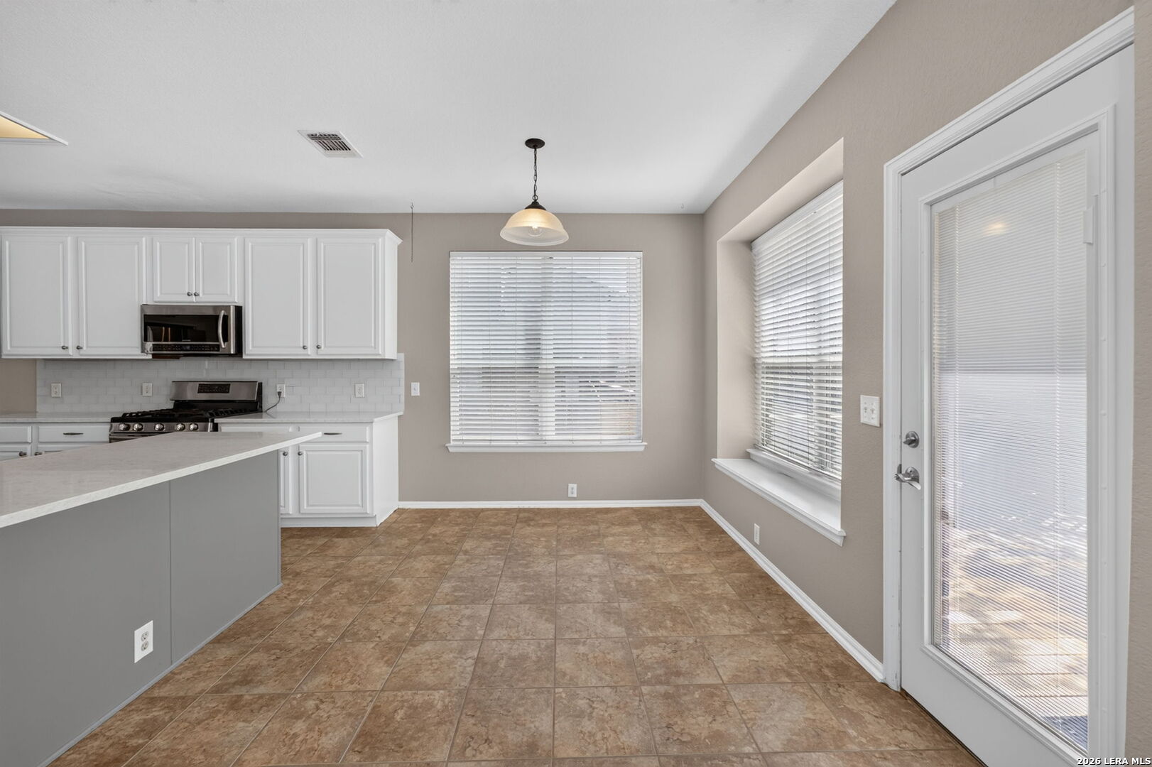 4718 River Rock